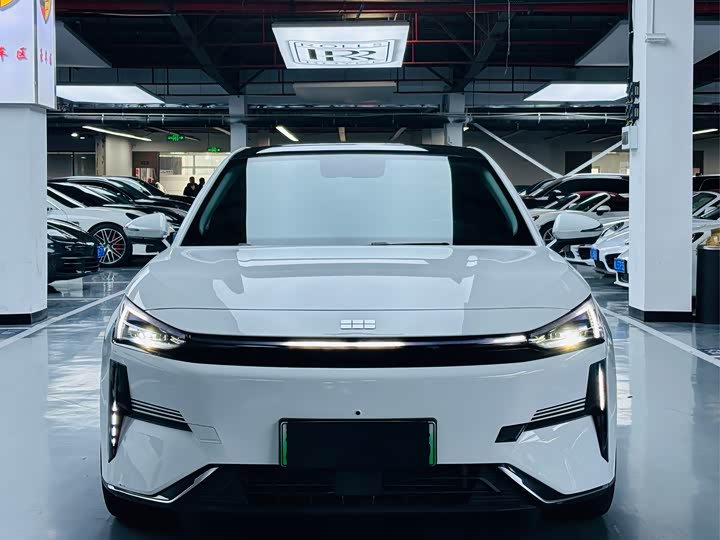 Фото 2 - Geely Galaxy L6