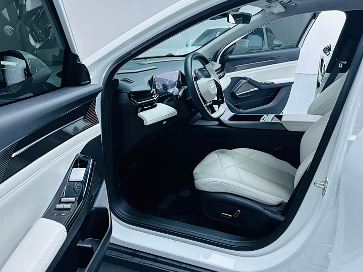 Фото 4 - Geely Galaxy L6