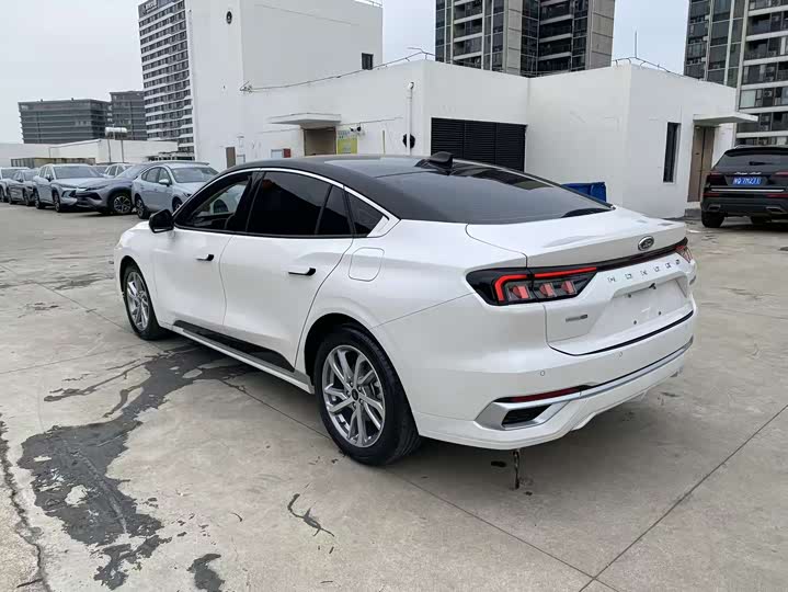 Фото 9 - Ford Mondeo