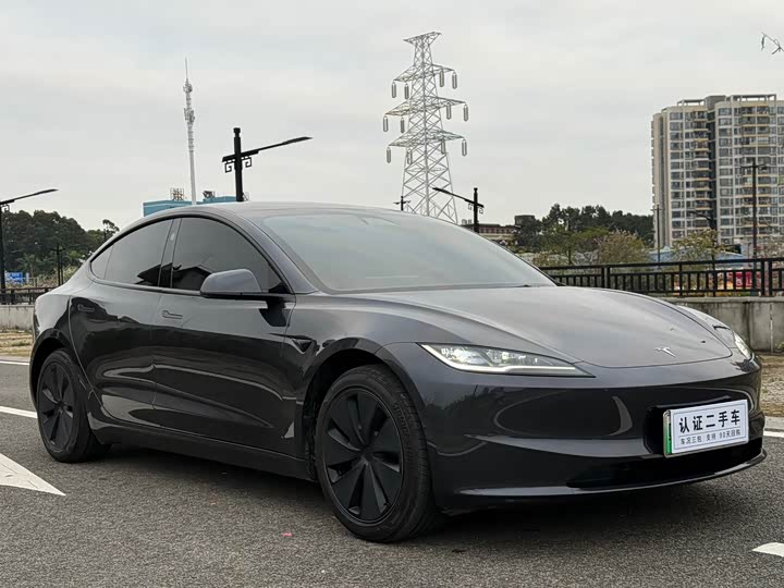 Photo 3 - Tesla Model 3