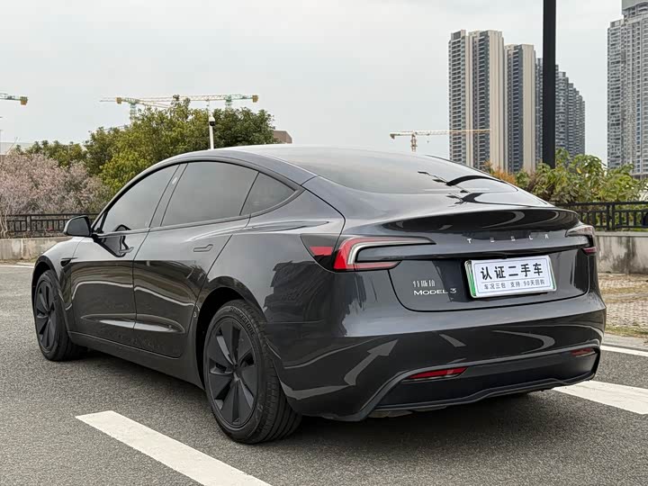 Photo 7 - Tesla Model 3