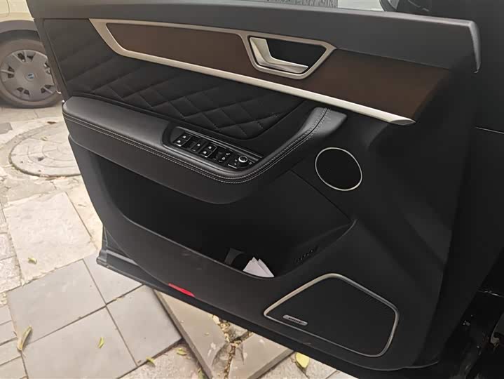 Фото 7 - Hongqi HS7