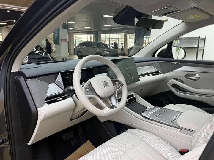 Фото 5 - BYD Tang L