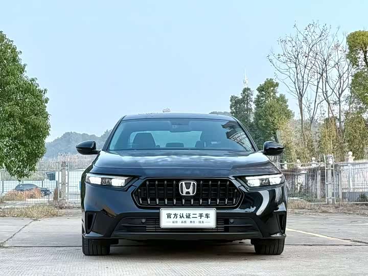 Фото 5 - Honda Inspire