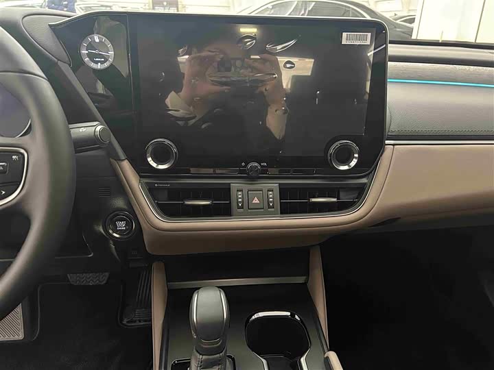 Фото 9 - Lexus ES