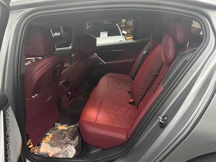 Photo 5 - BMW 5 Series