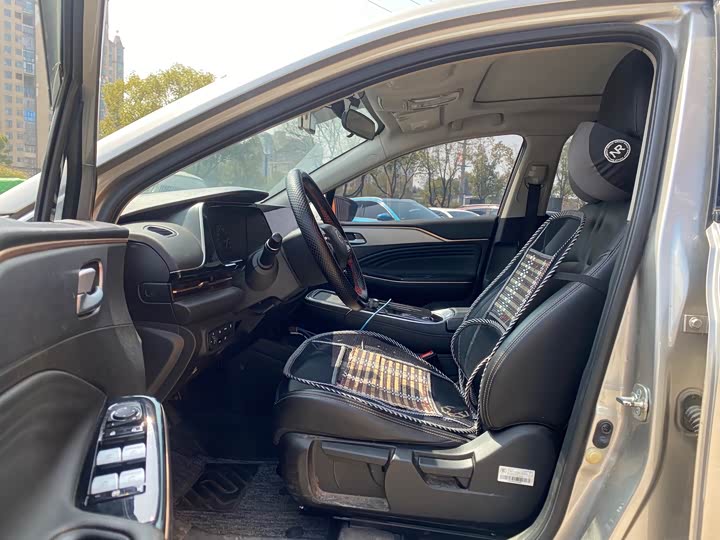 Фото 4 - GAC Aion S