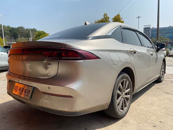 Фото 9 - GAC Aion S