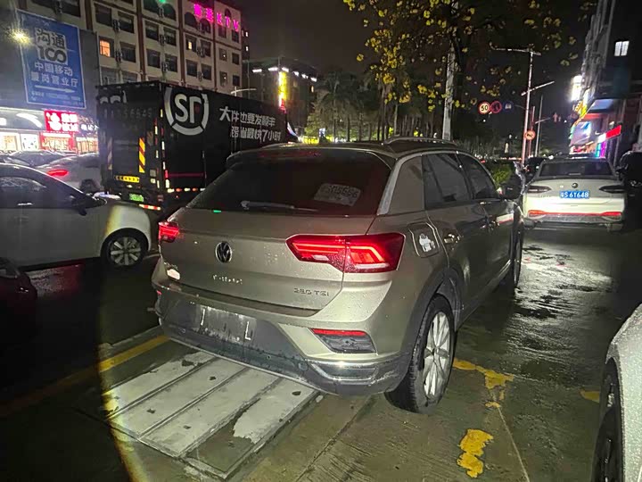 Фото 4 - Volkswagen T-Roc