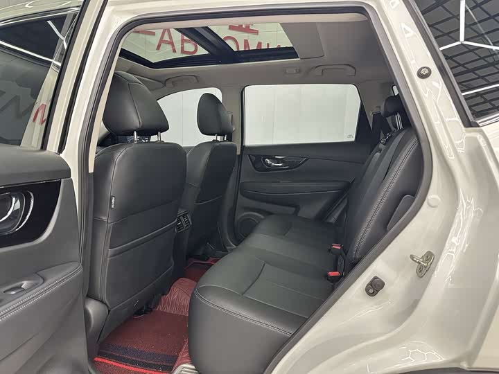 Фото 5 - Nissan X-Trail