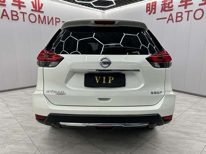 Фото 9 - Nissan X-Trail