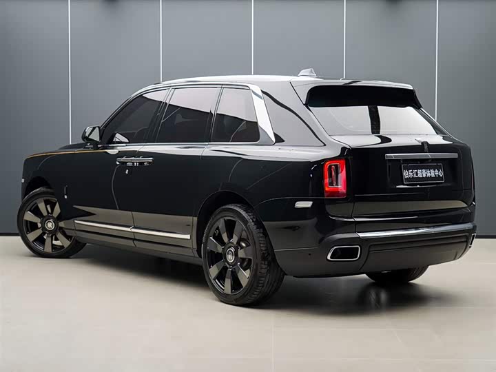 Фото 4 - Rolls-Royce Cullinan