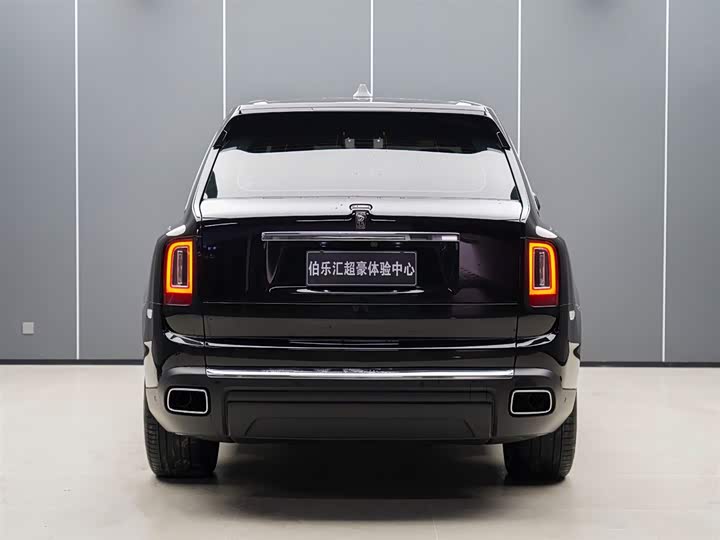 Фото 6 - Rolls-Royce Cullinan