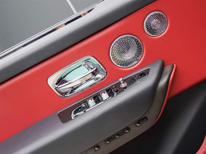 Фото 8 - Rolls-Royce Cullinan