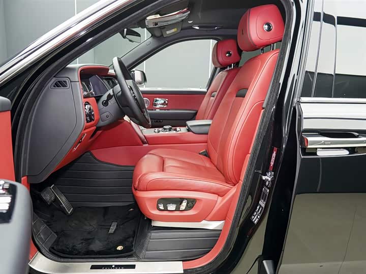 Фото 9 - Rolls-Royce Cullinan