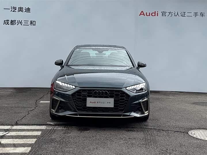 Фото 2 - Audi A4L