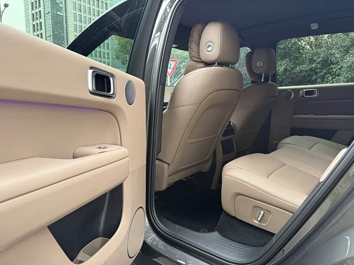 Photo 6 - LiXiang L6