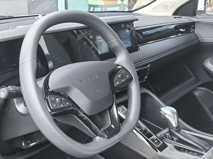 Фото 7 - Roewe i5