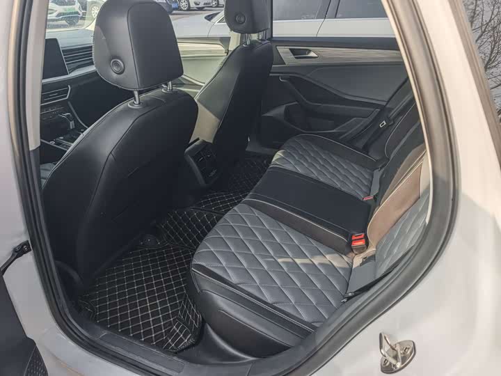 Фото 5 - Volkswagen Sagitar L