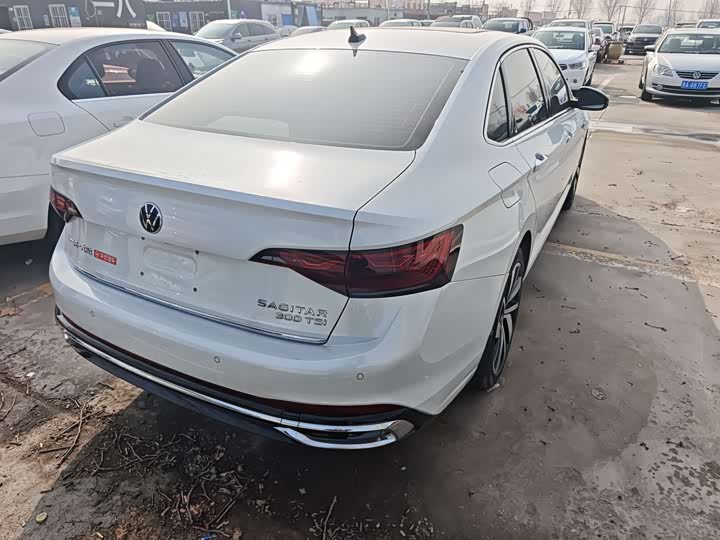 Фото 9 - Volkswagen Sagitar L