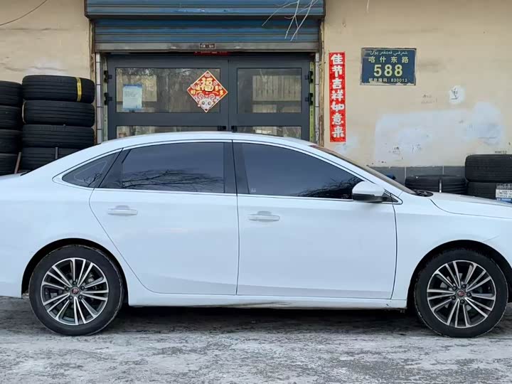 Фото 6 - Roewe i6