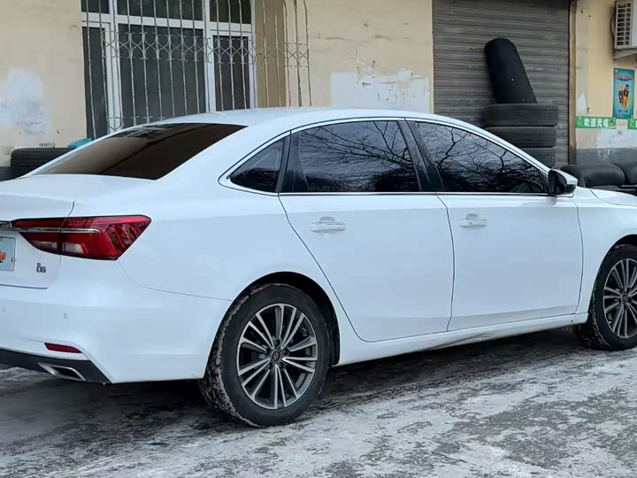 Фото 7 - Roewe i6