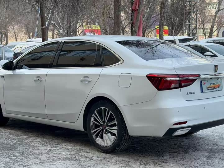 Фото 9 - Roewe i6