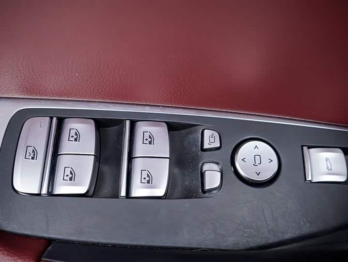 Фото 9 - BMW iX3