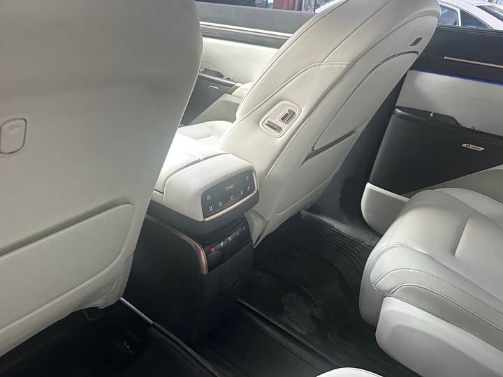 Photo 9 - Dongfeng Yipai eπ 008