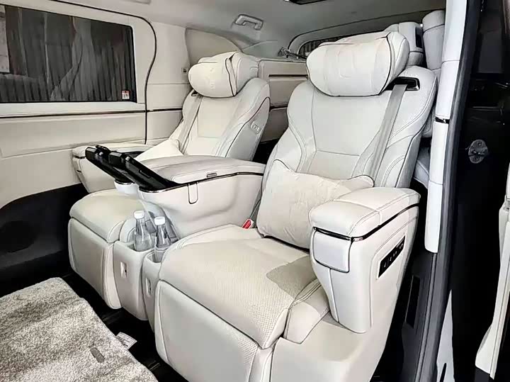 Фото 8 - Lexus LM