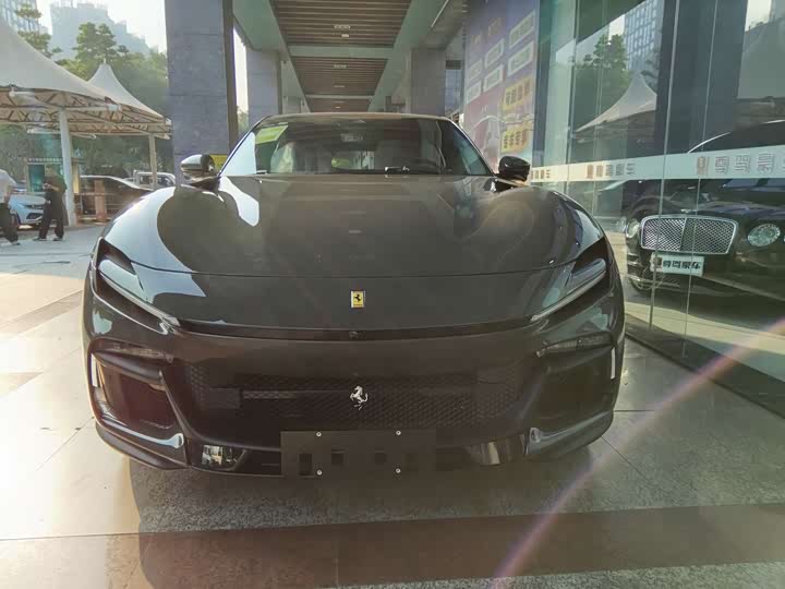 Photo 2 - Ferrari Purosangue