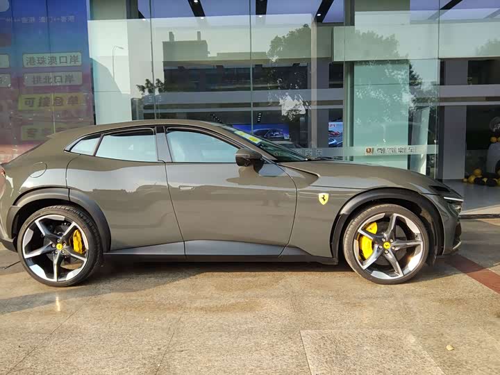 Photo 6 - Ferrari Purosangue