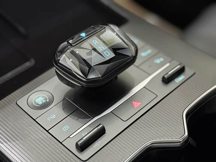 Фото 8 - BYD Song L DM-i Hybrid