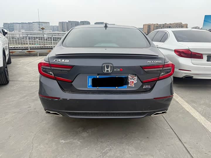 Photo 8 - Honda Accord