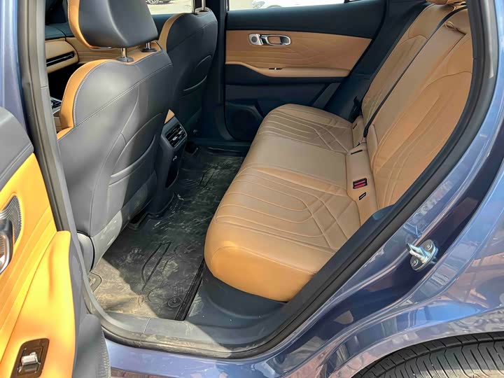 Фото 7 - Geely Galaxy Starship 7