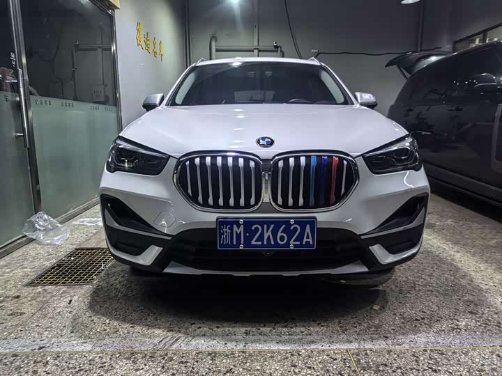Фото 2 - BMW X1