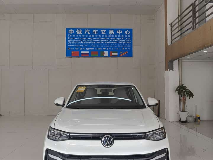 Фото 1 - Volkswagen Tharu