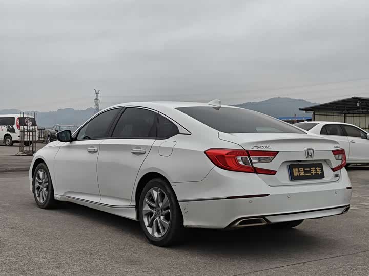 Photo 6 - Honda Accord