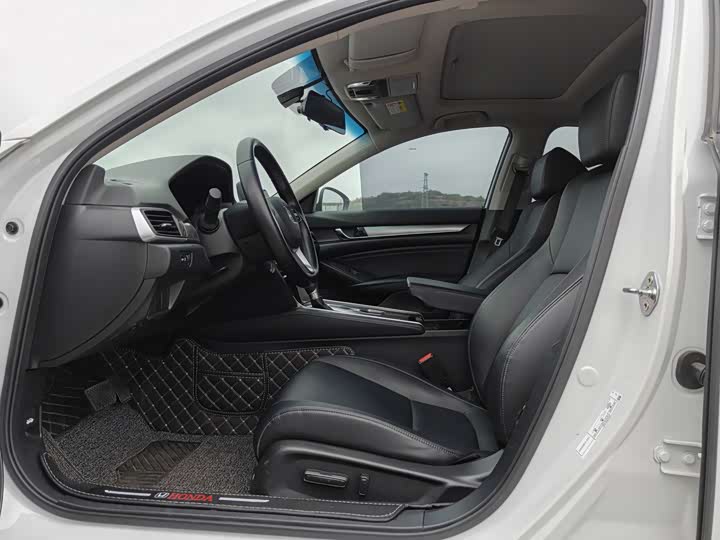 Photo 7 - Honda Accord