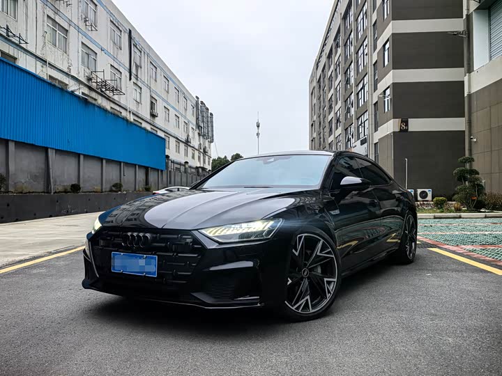 Фото 1 - Audi A7L