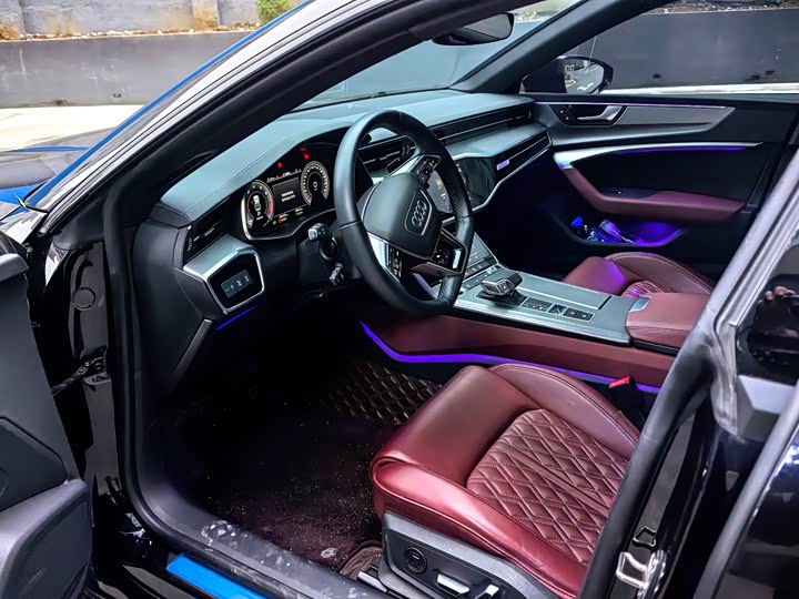 Фото 3 - Audi A7L