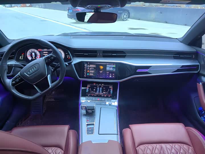 Фото 5 - Audi A7L