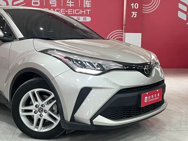 Фото 8 - Toyota C-HR