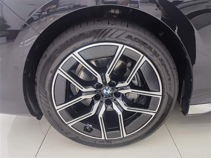 Фото 4 - BMW 7 Series