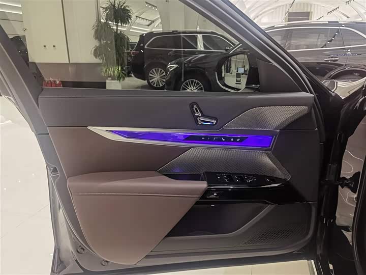 Фото 5 - BMW 7 Series