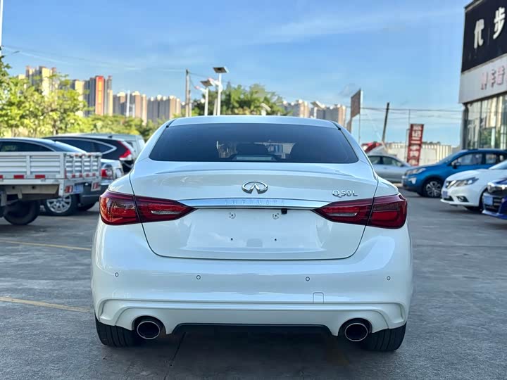 Фото 9 - Infiniti Q50L