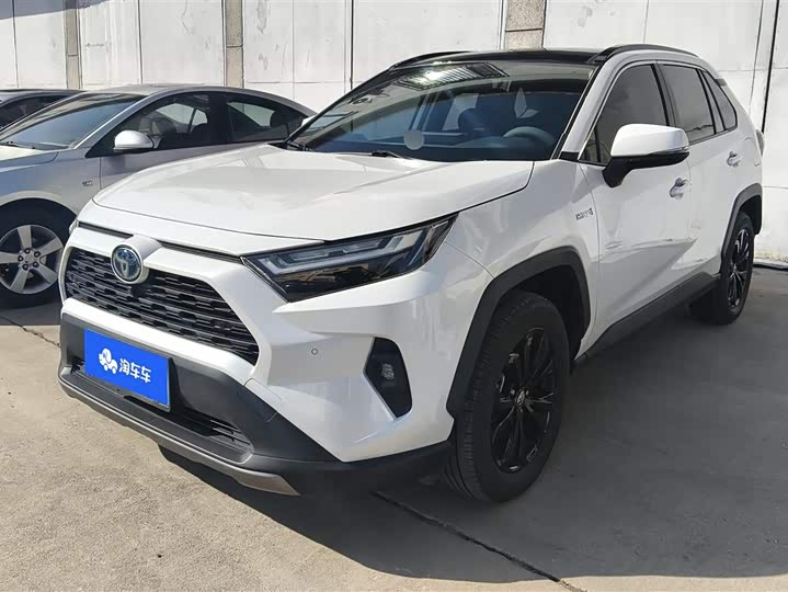 Фото 1 - Toyota RAV4