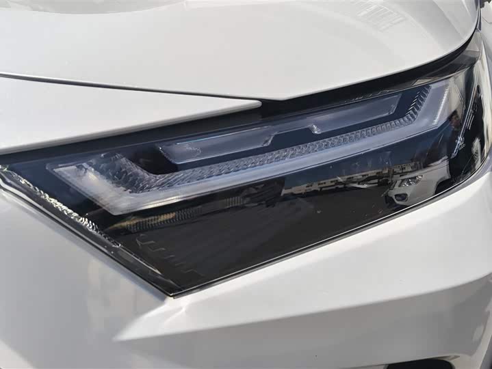 Фото 5 - Toyota RAV4