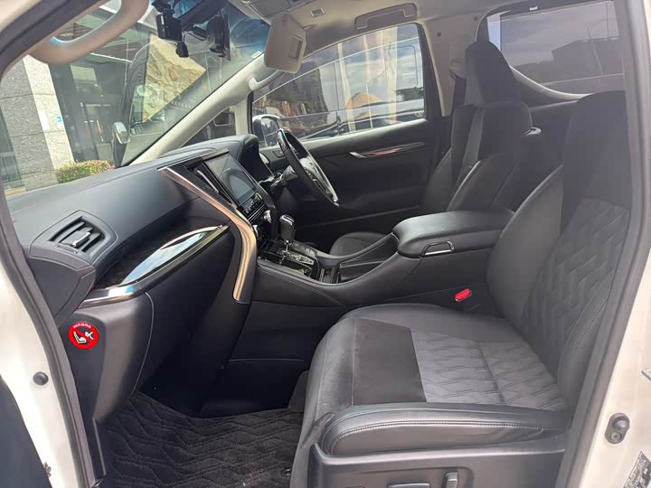 Фото 6 - Toyota Alphard