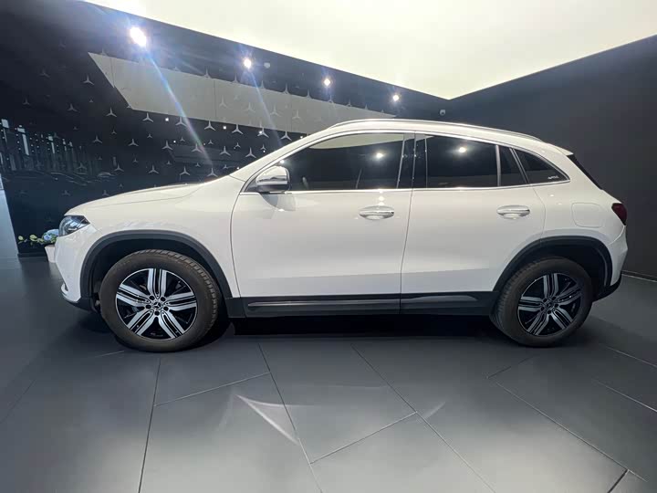 Фото 3 - Mercedes-Benz EQA